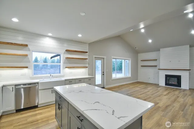 $874,950 | 900 Barbara Lane, Centralia, WA 98531