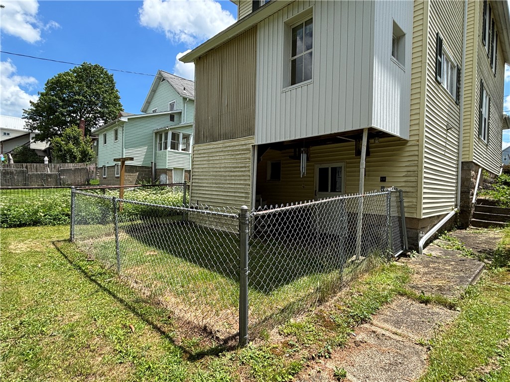 323 Bayard Street Kane, PA 16735 - Photo 6 of 32