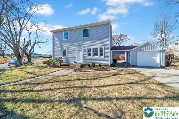 $405,000 | 325 East Saucon Street, Hellertown, PA 18055