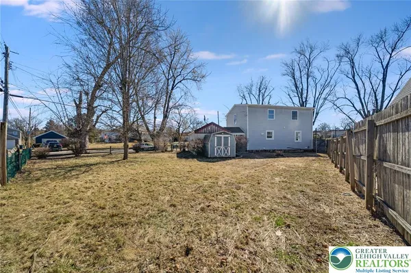 $405,000 | 325 East Saucon Street, Hellertown, PA 18055