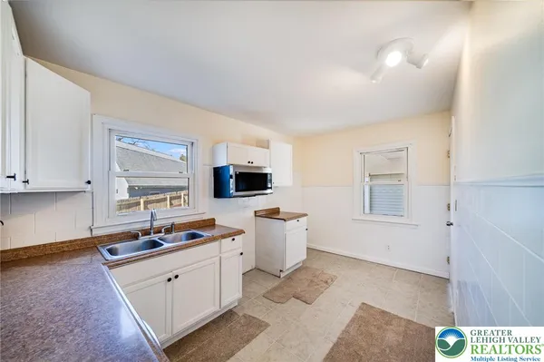 $405,000 | 325 East Saucon Street, Hellertown, PA 18055