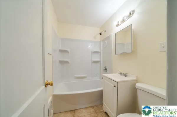 $405,000 | 325 East Saucon Street, Hellertown, PA 18055
