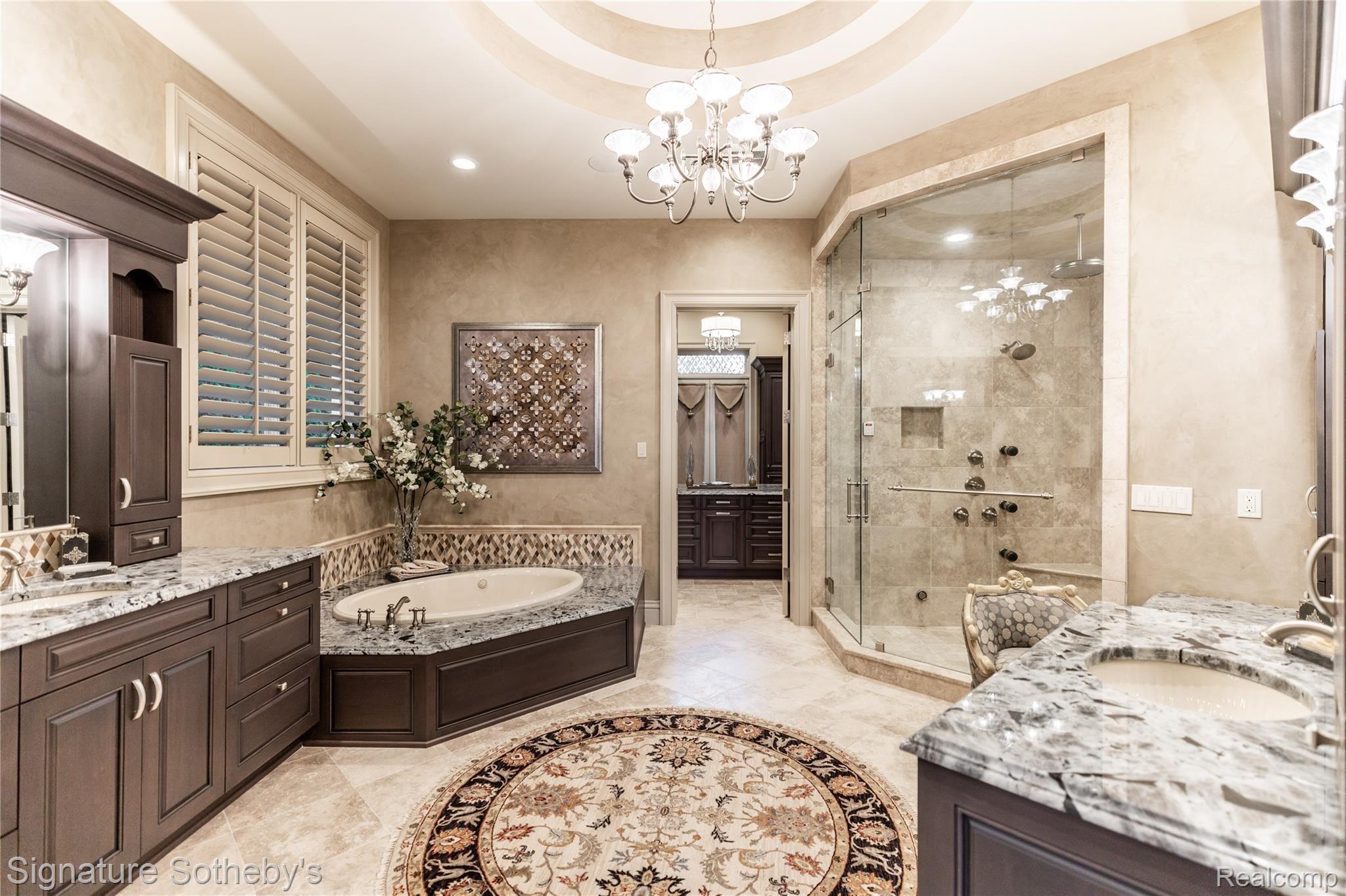984 Lake Shore Road Grosse Pointe, MI 48236 - Photo 16 of 43 1 (16 of 44).jpg