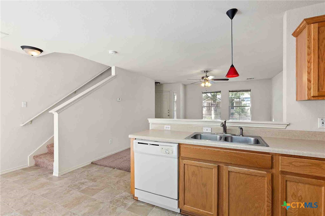 280 Strawn Kyle, TX 78640 - Photo 11 of 27 Kitchen