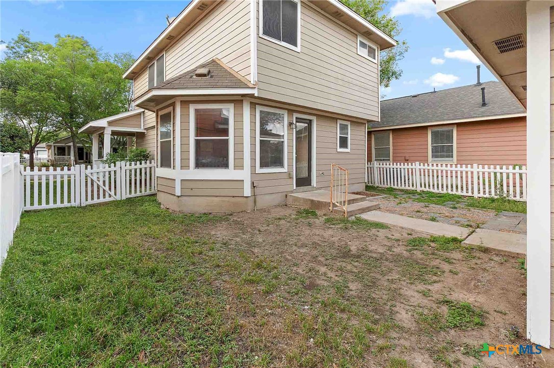 280 Strawn Kyle, TX 78640 - Photo 23 of 27 Backyard