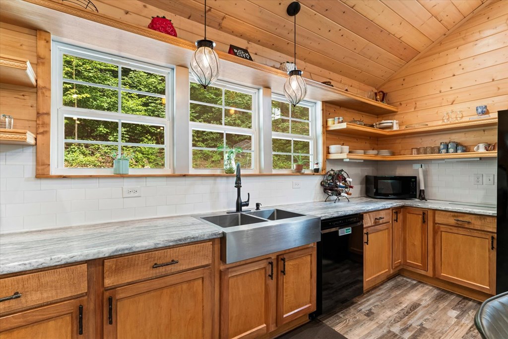 307 Smith Mountain Road Dunlap, TN 37327 - Photo 10 of 54 Gallery Image 10