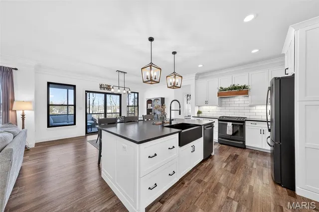 $695,000 | 519 Stonewolf Creek Drive, Wentzville, MO 63385