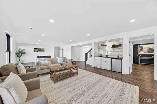 $695,000 | 519 Stonewolf Creek Drive, Wentzville, MO 63385