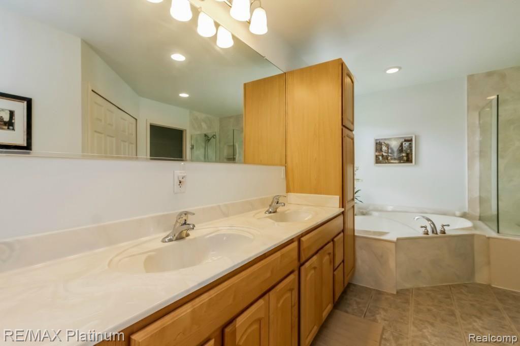 9033 Riverside Drive Brighton, MI 48116 - Photo 47 of 90 037-Master_Bathroom-1933191-medium.jpg
