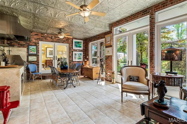 $1,150,000 | 556 Oak Terrace, Farmington, MO 63640