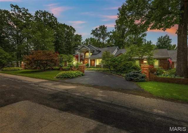 $1,150,000 | 556 Oak Terrace, Farmington, MO 63640