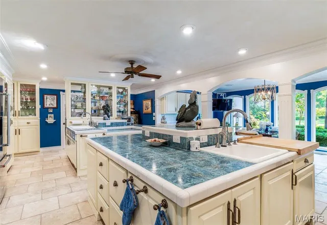 $1,150,000 | 556 Oak Terrace, Farmington, MO 63640