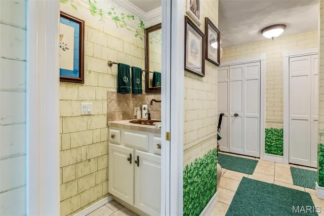 $1,150,000 | 556 Oak Terrace, Farmington, MO 63640