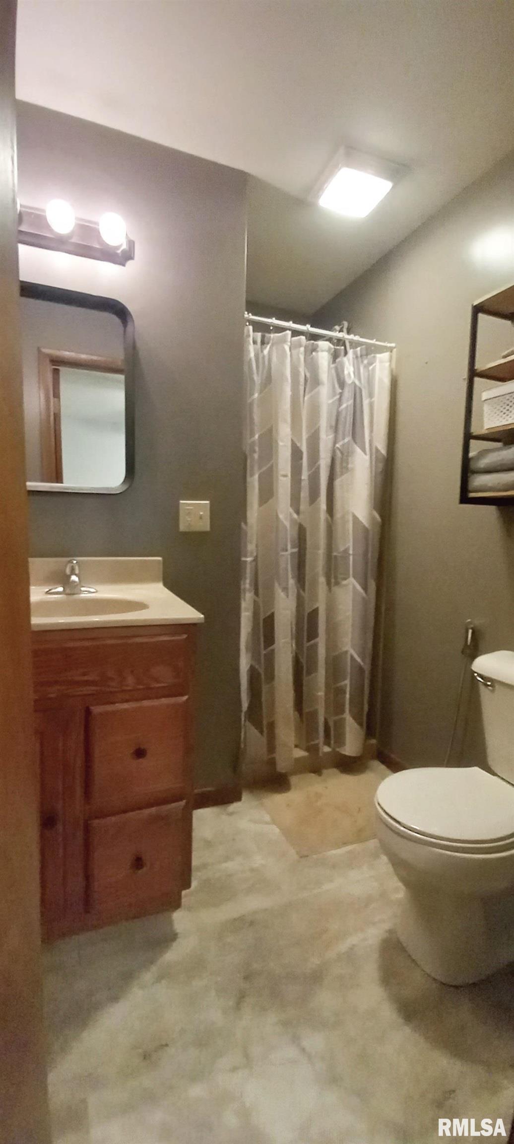 220 North Eastview Street Camp Point, IL 62320 - Photo 6 of 11 Gallery Image 6