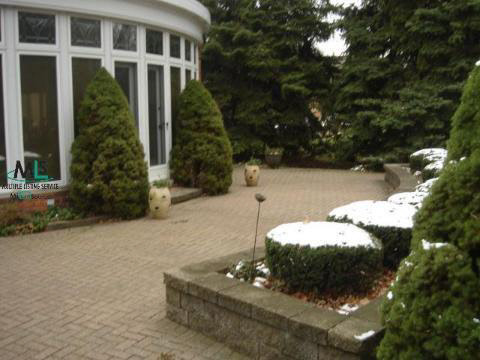 41 Stonehurst Road Grosse Pointe, MI 48236 - Photo 9 of 12 932135-8.JPG