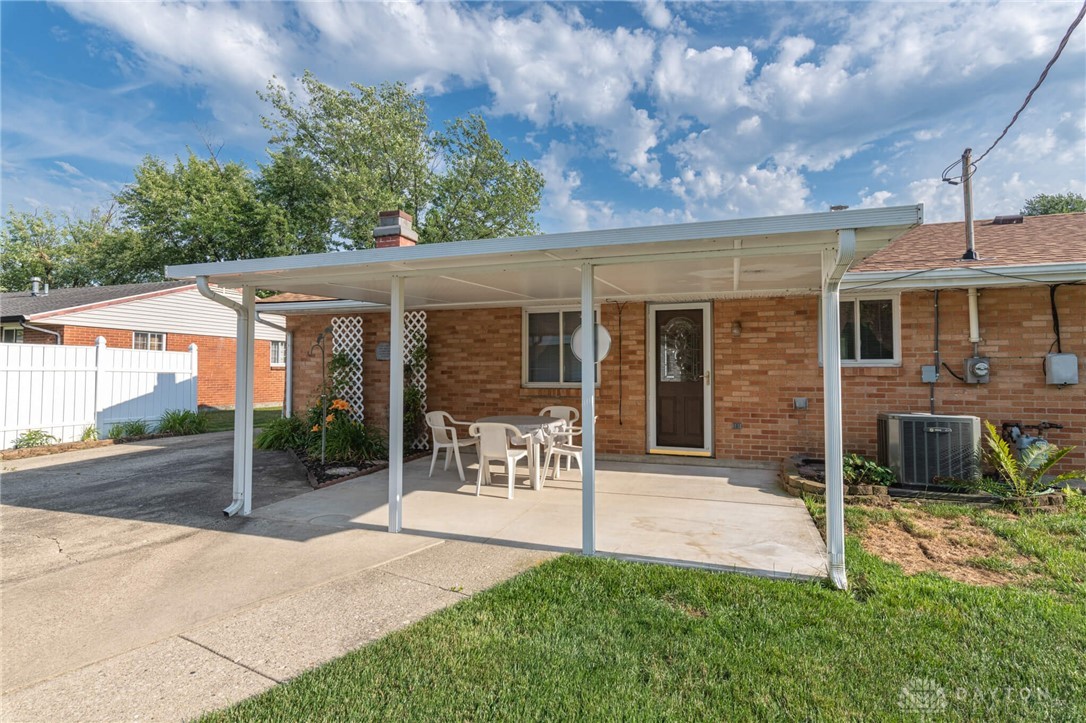 6823 Highbury Road Huber Heights, OH 45424 - Photo 4 of 27