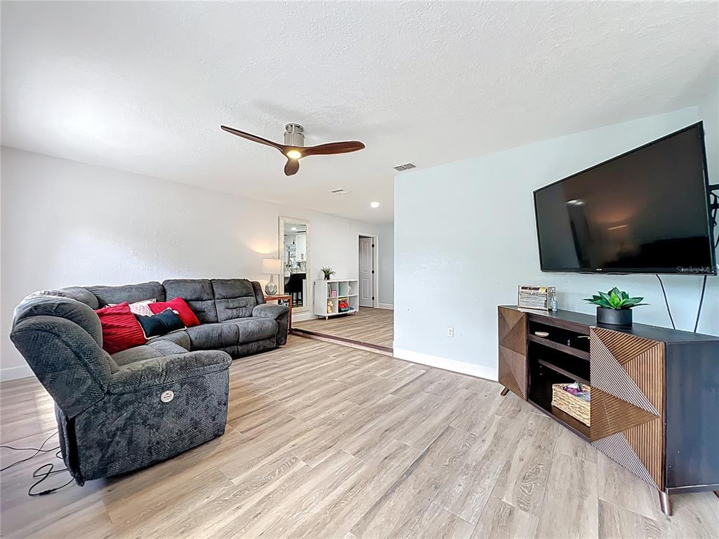 5317 Myrica Road Orlando, FL 32810 - Photo 11 of 58