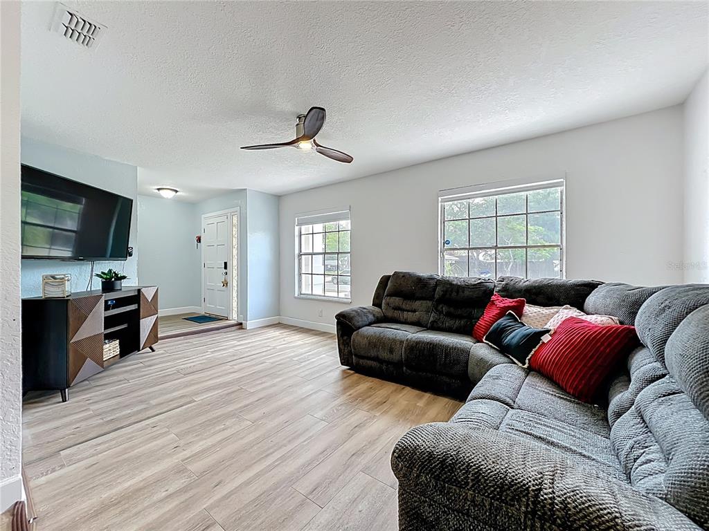 5317 Myrica Road Orlando, FL 32810 - Photo 3 of 58