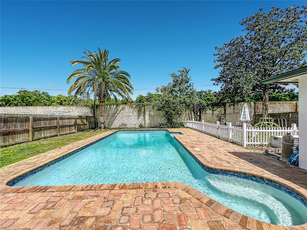 5317 Myrica Road Orlando, FL 32810 - Photo 4 of 58