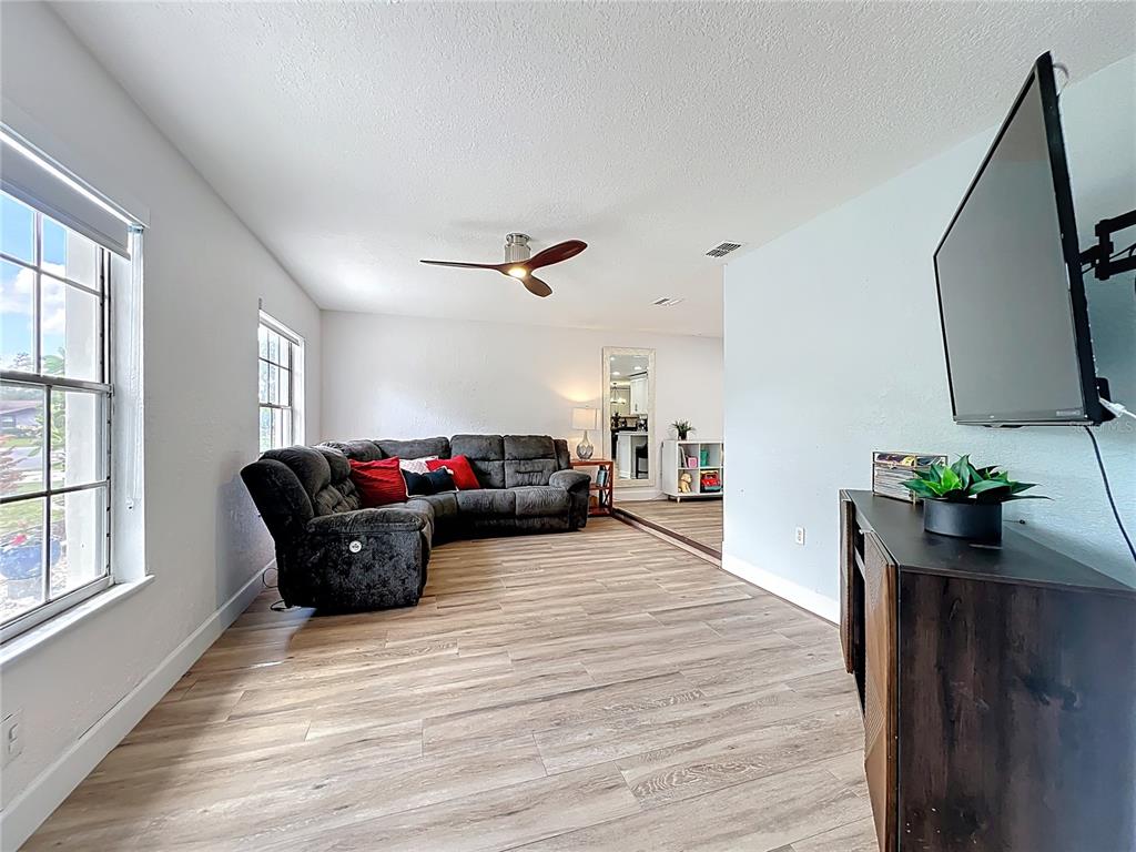 5317 Myrica Road Orlando, FL 32810 - Photo 10 of 58