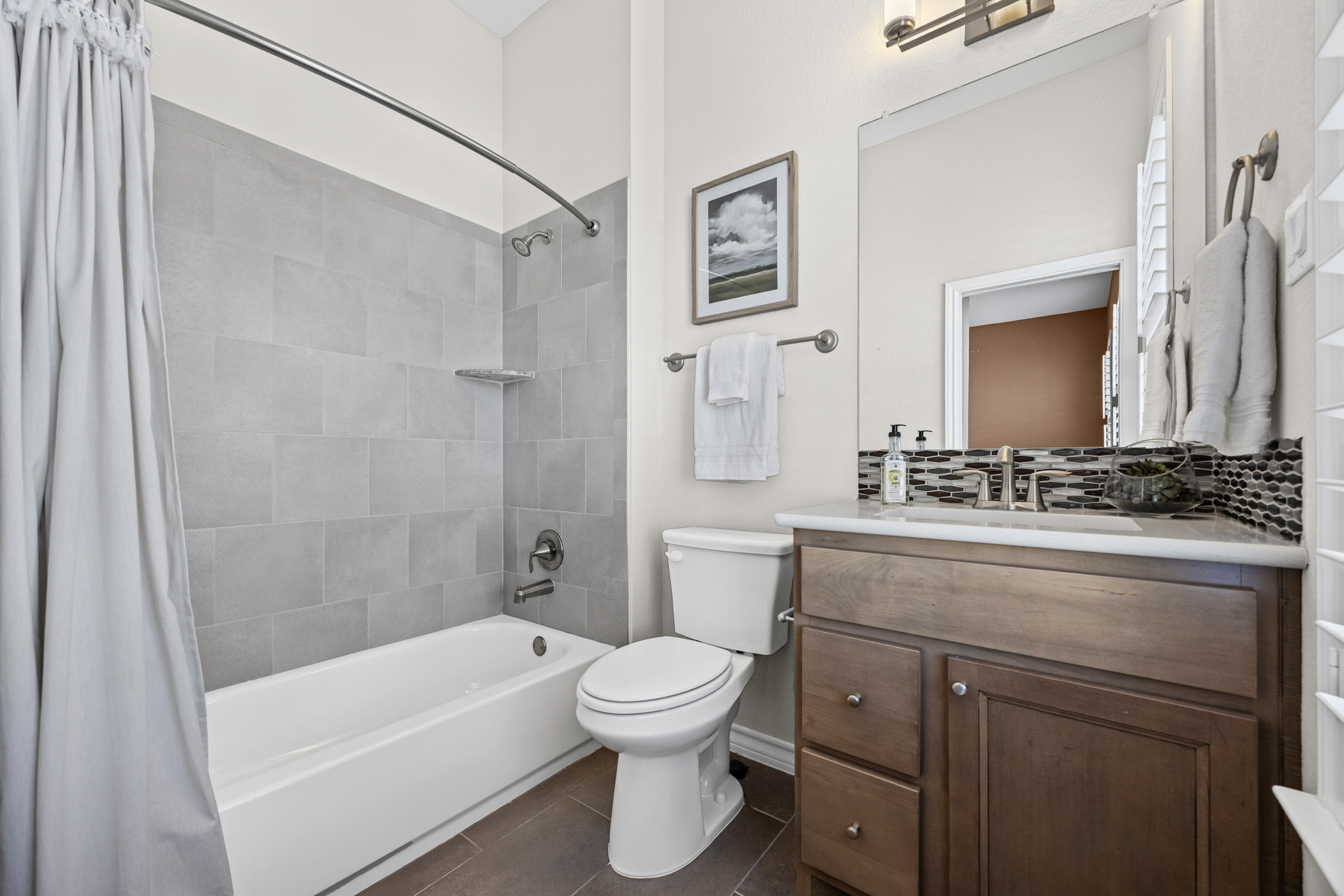1112 Highknoll Lane Georgetown, TX 78628 - Photo 26 of 40 Full bathroom in bedroom #2