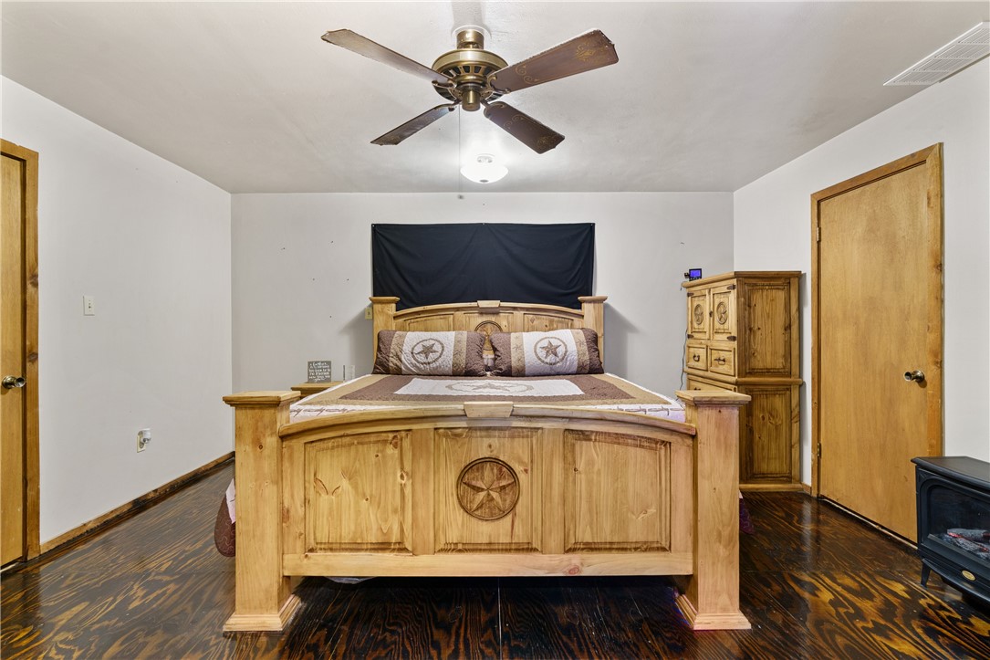 267 Lcr 902 Jewett, TX 75846 - Photo 21 of 37 a utility room with dryer and washer