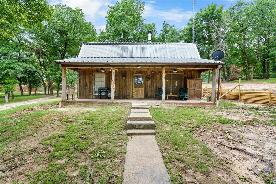 267 Lcr 902 Jewett, TX 75846 - Photo 9 of 37 front view of a house with a yard