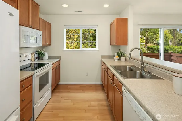 $499,950 | 23905 Northeast 113th Lane, Unit 4, Redmond, WA 98053