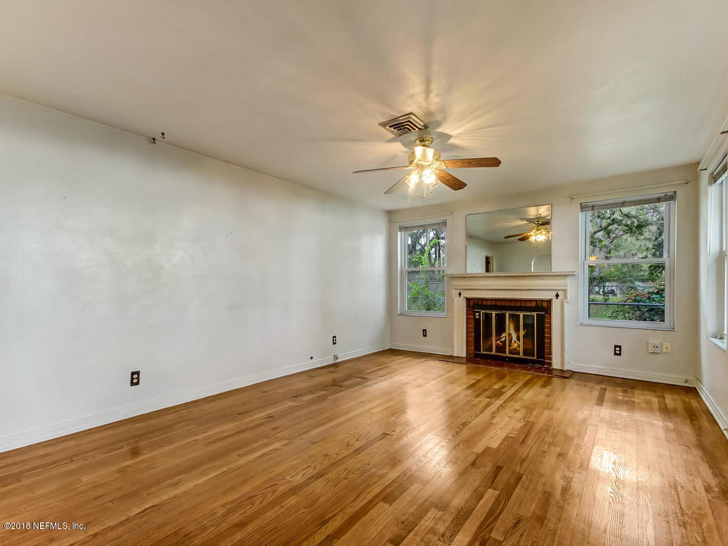 622 River Road Orange Park, FL 32073 - Photo 5 of 34 Living Room