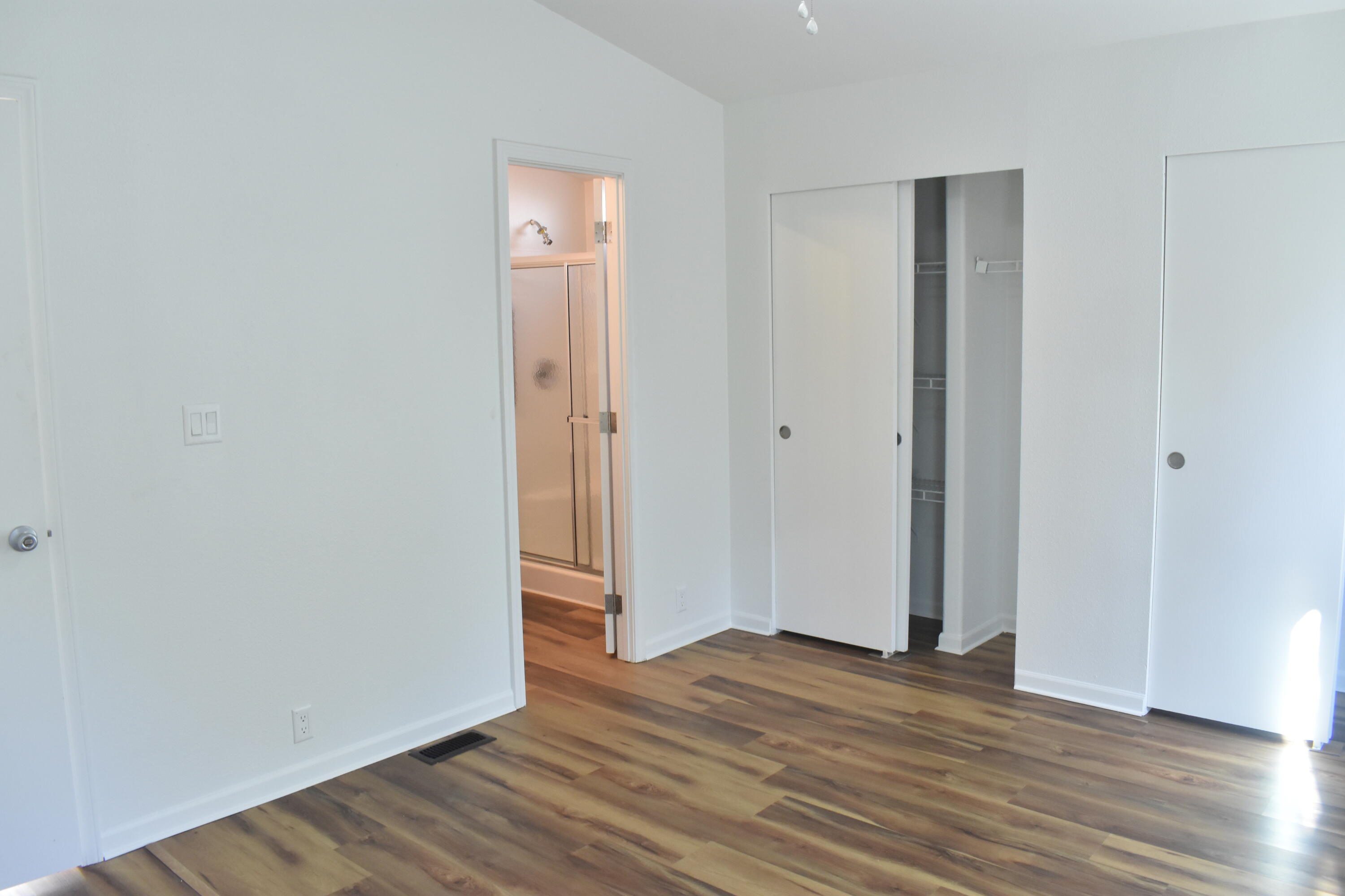 12125 Lake Boulevard Redding, CA 96003 - Photo 7 of 24 a view of a livingroom with wooden floor