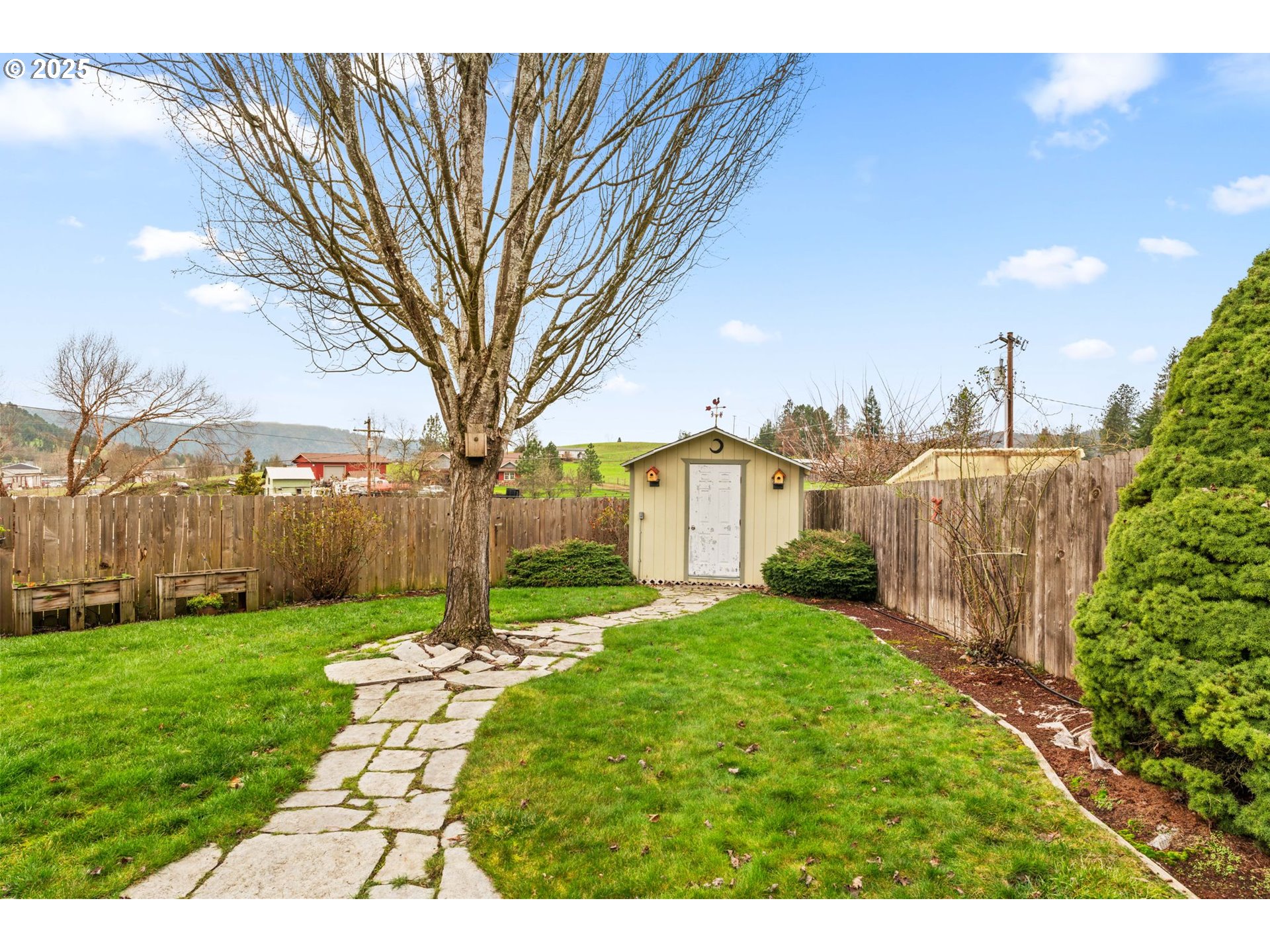 277 Armande Loop Roseburg, OR 97471 - Photo 22 of 25