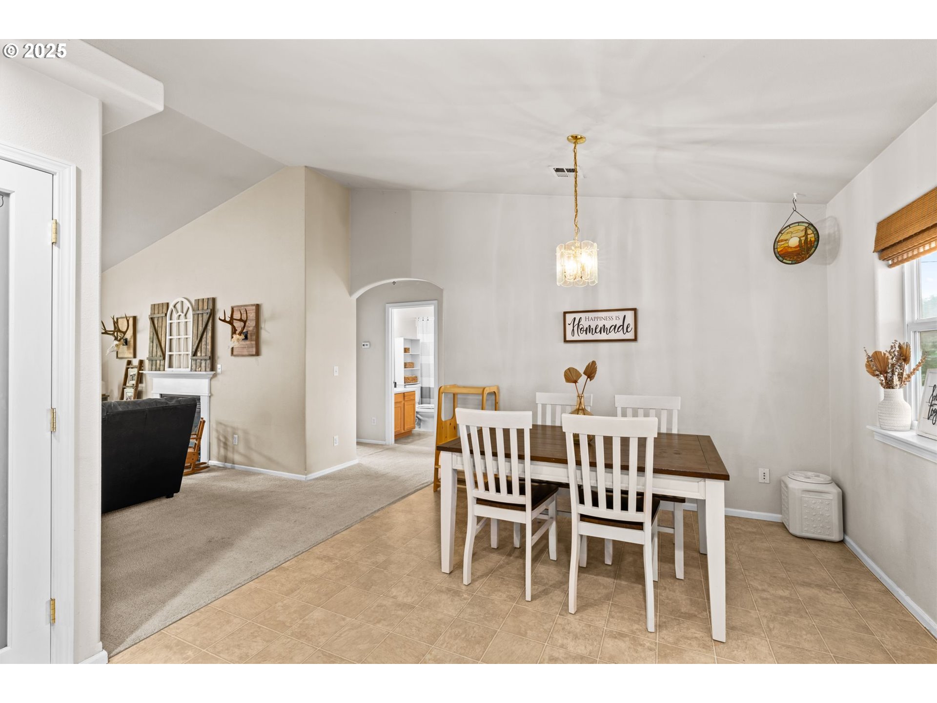 277 Armande Loop Roseburg, OR 97471 - Photo 8 of 25