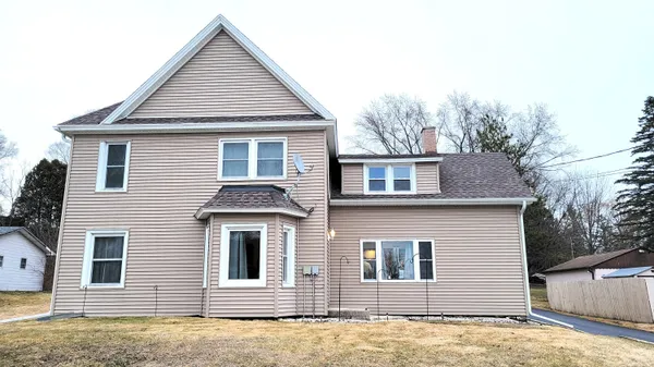 $359,900 | 1909-1911 Salisbury Road, West Bend, WI 53090