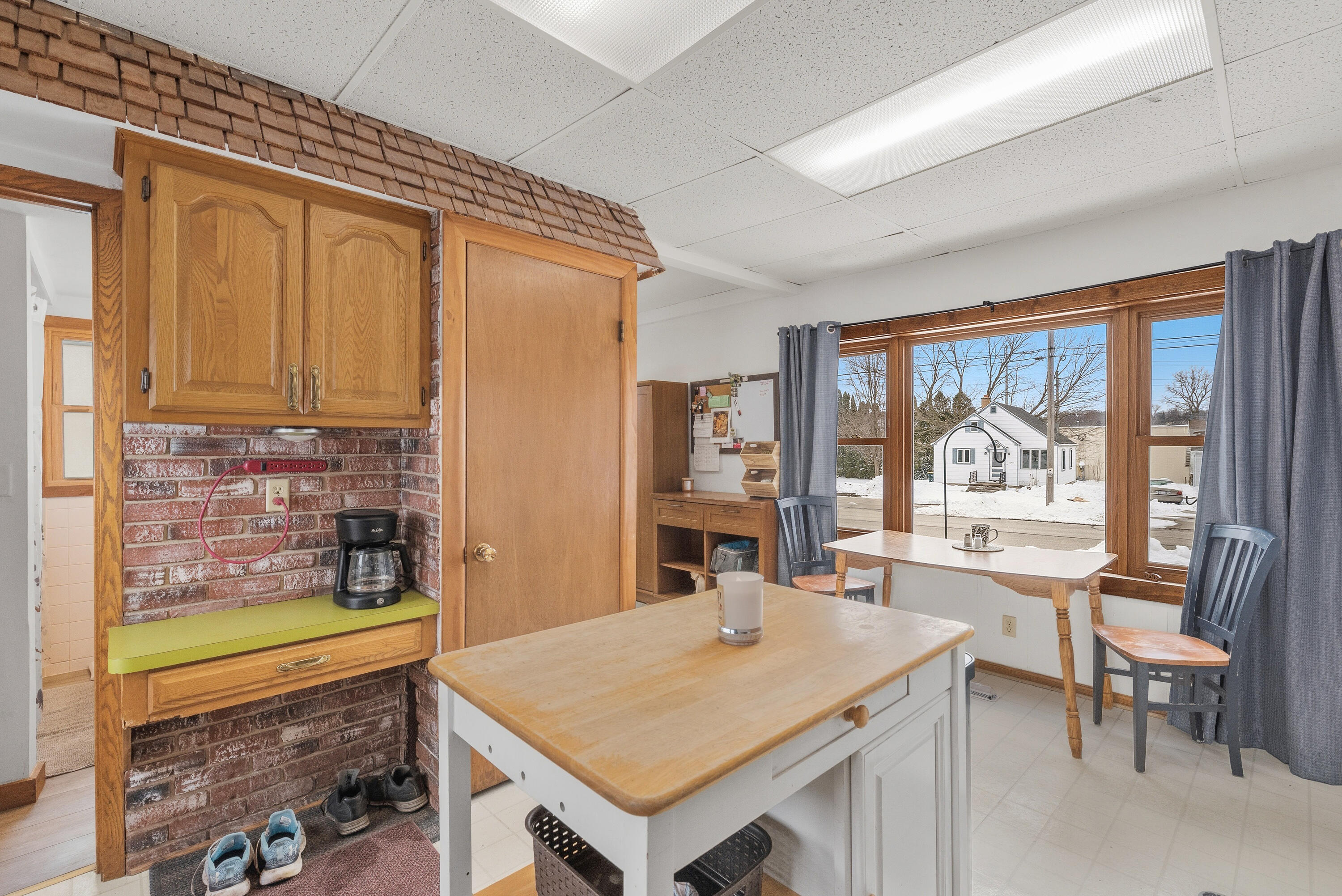 1909 Salisbury Road, Unit 1911 West Bend, WI 53090 - Photo 8 of 22 EVEN pantry