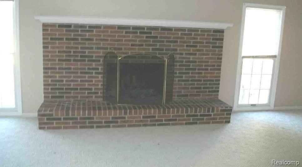 706288370 Family Room.JPG