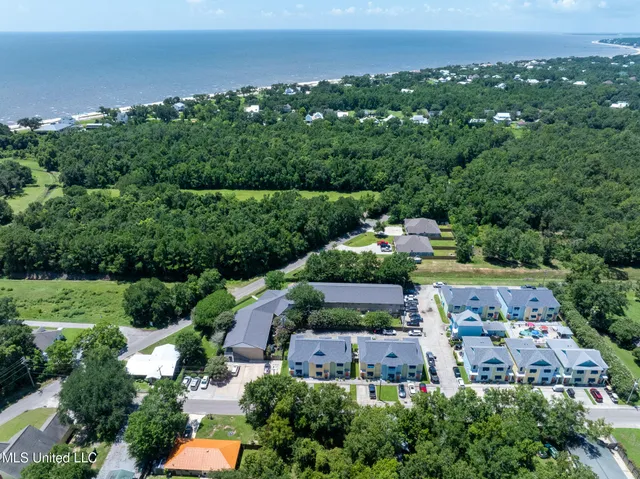 $369,000 | 216 Carre Court, Unit 3, Bay St. Louis, MS 39520