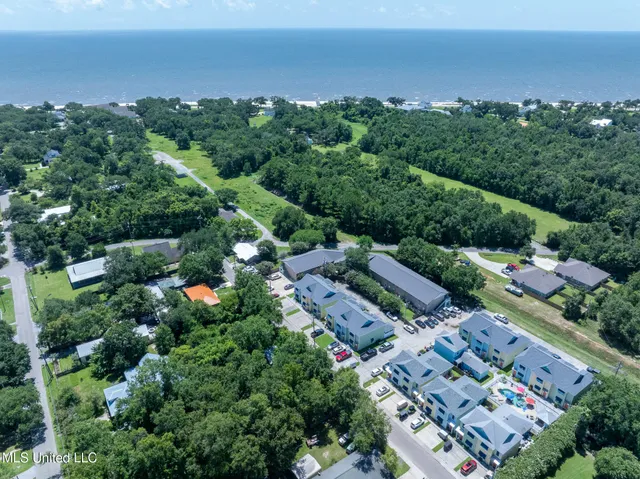 $369,000 | 216 Carre Court, Unit 3, Bay St. Louis, MS 39520