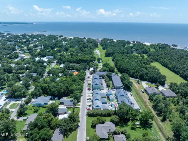 $369,000 | 216 Carre Court, Unit 3, Bay St. Louis, MS 39520