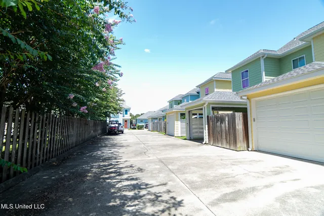 $369,000 | 216 Carre Court, Unit 3, Bay St. Louis, MS 39520