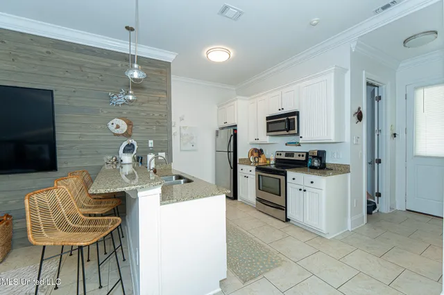 $369,000 | 216 Carre Court, Unit 3, Bay St. Louis, MS 39520