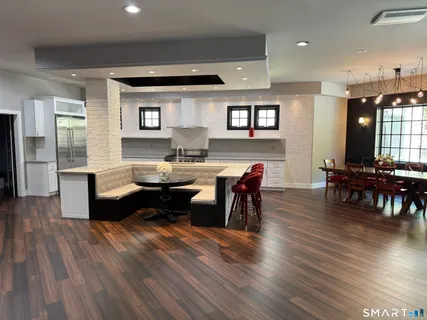 $1,700,000 | 3 Woods Way, Unit 3, Guilford, CT 06437