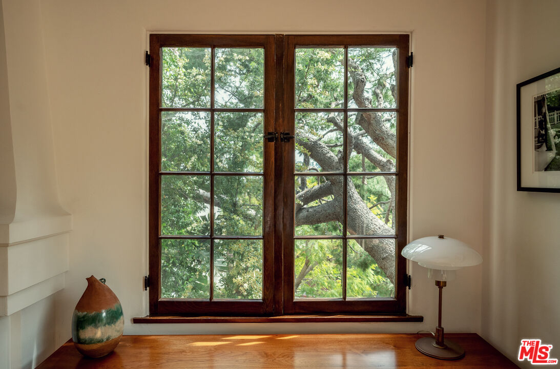 8515 Ridpath Drive Los Angeles, CA 90046 - Photo 13 of 38