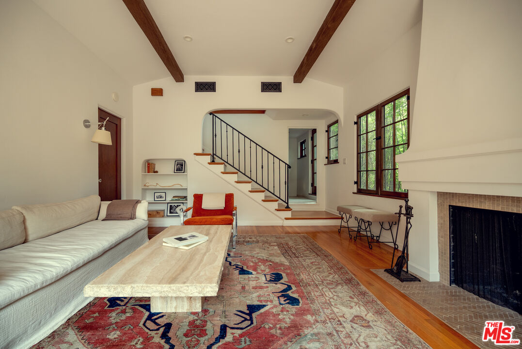 8515 Ridpath Drive Los Angeles, CA 90046 - Photo 14 of 38