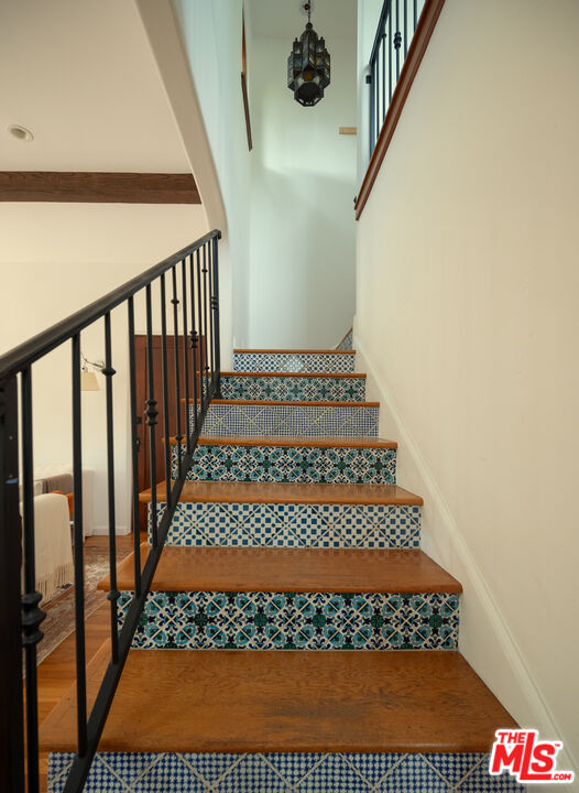 8515 Ridpath Drive Los Angeles, CA 90046 - Photo 17 of 38