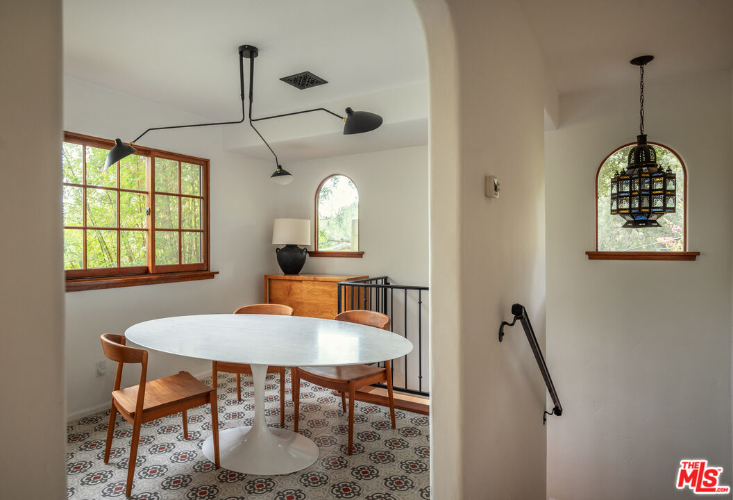 8515 Ridpath Drive Los Angeles, CA 90046 - Photo 19 of 38