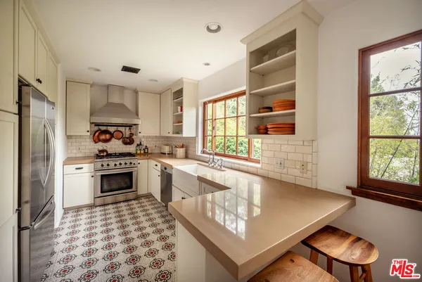 $7,500 | 8515 Ridpath Drive, Los Angeles, CA 90046