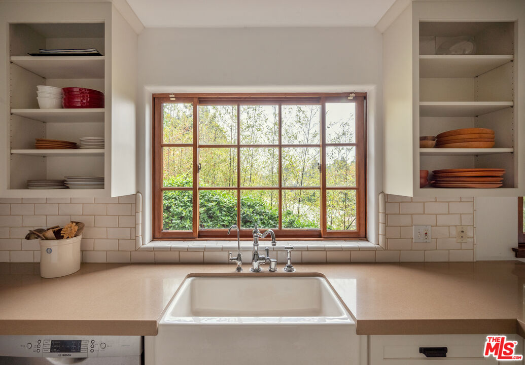 8515 Ridpath Drive Los Angeles, CA 90046 - Photo 24 of 38