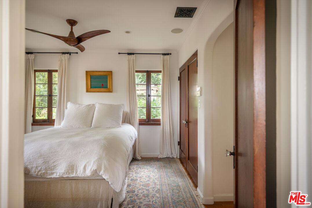 8515 Ridpath Drive Los Angeles, CA 90046 - Photo 25 of 38