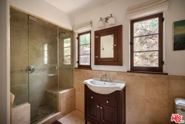 $7,500 | 8515 Ridpath Drive, Los Angeles, CA 90046