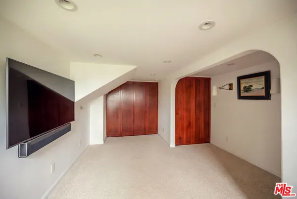 $7,500 | 8515 Ridpath Drive, Los Angeles, CA 90046